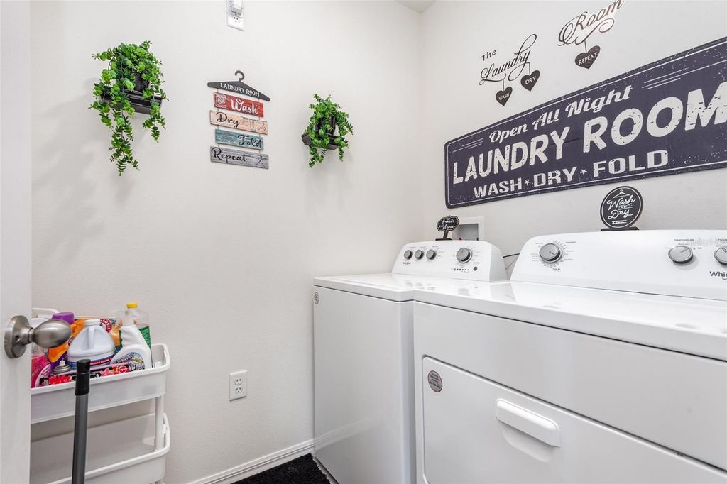 Image 12 of property listing at 1031 AUGUST SKY DRIVE, Deltona, FL 32738