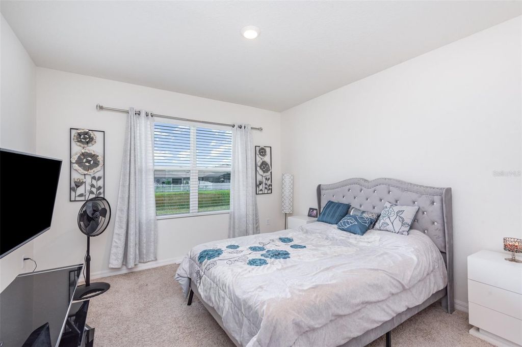 Image 13 of property listing at 1031 AUGUST SKY DRIVE, Deltona, FL 32738