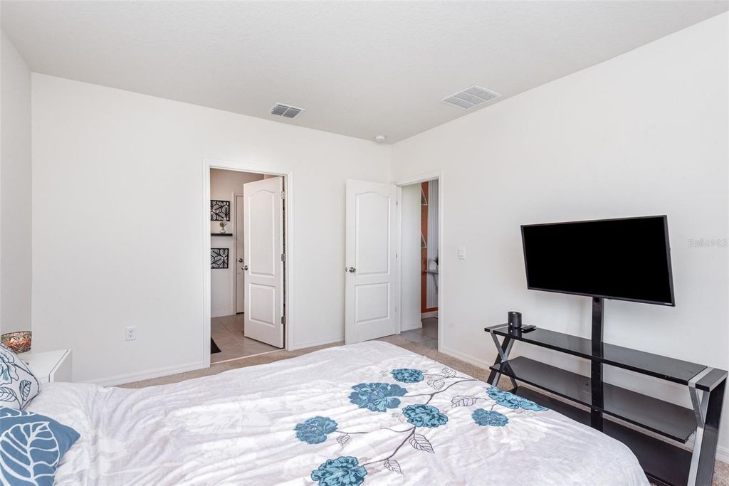 Image 15 of property listing at 1031 AUGUST SKY DRIVE, Deltona, FL 32738