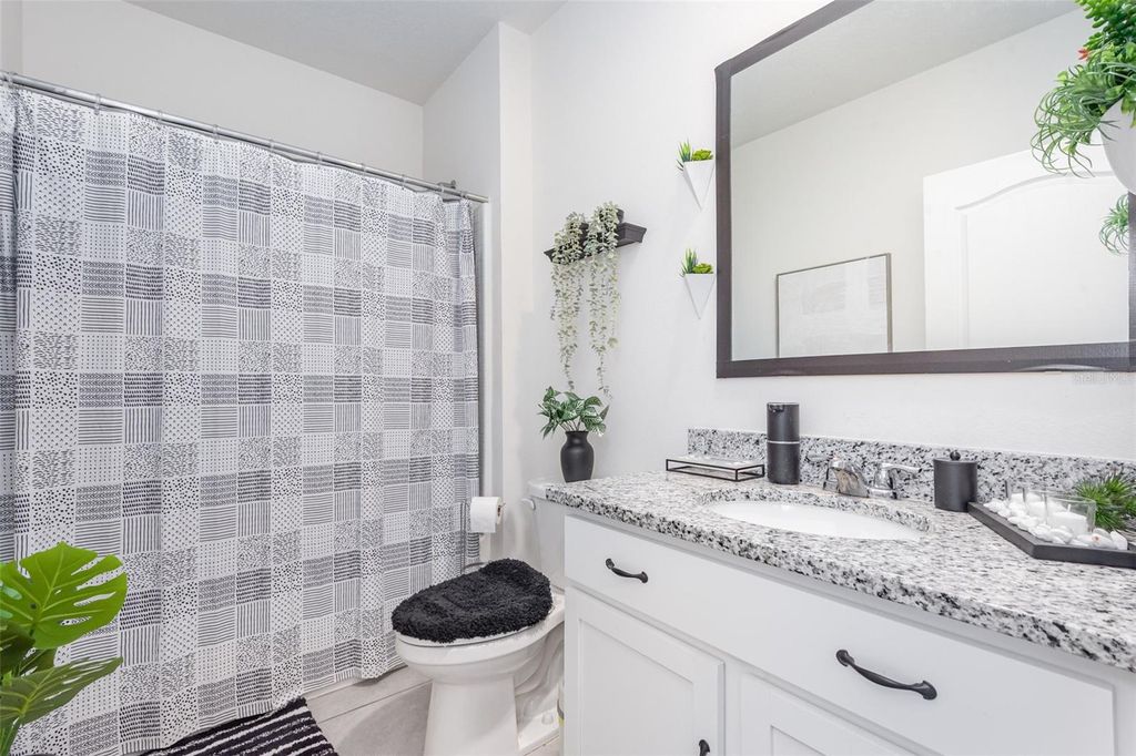 Image 16 of property listing at 1031 AUGUST SKY DRIVE, Deltona, FL 32738