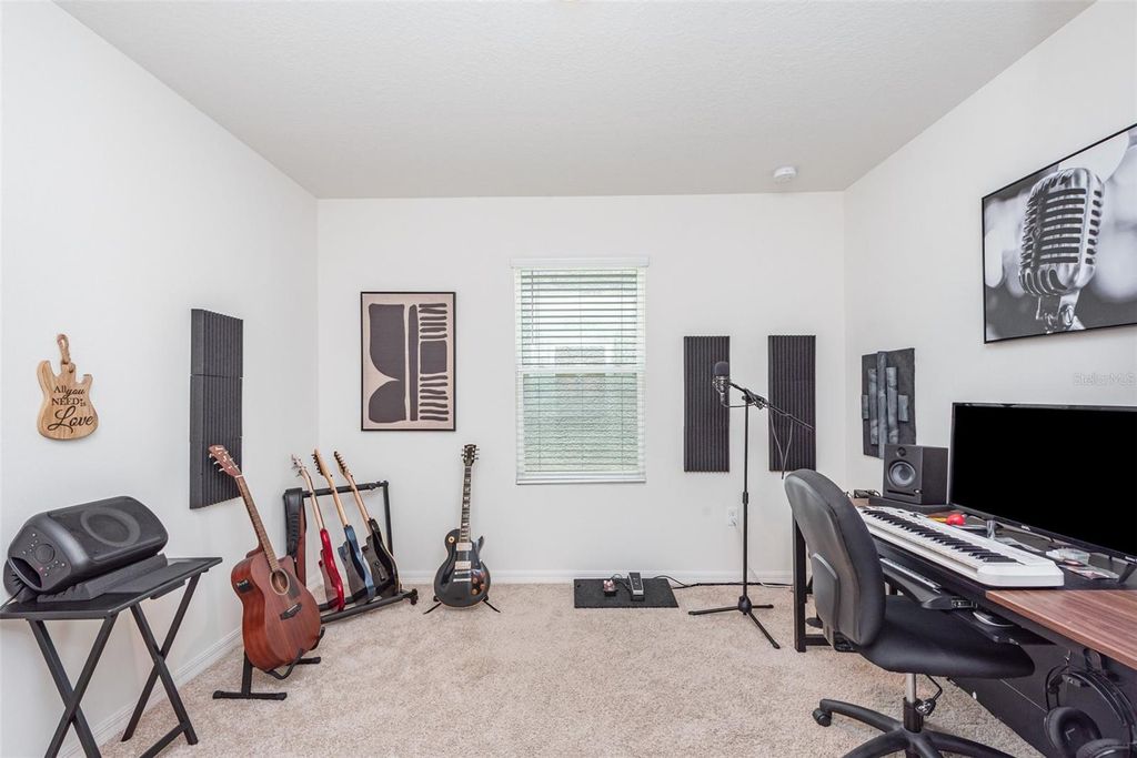 Image 18 of property listing at 1031 AUGUST SKY DRIVE, Deltona, FL 32738