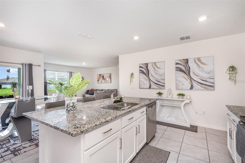 Image 10 of property listing at 1031 AUGUST SKY DRIVE, Deltona, FL 32738