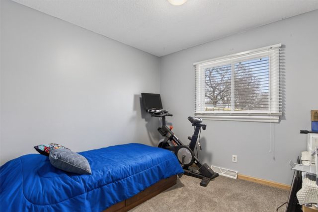 2630 NE Aurora Avenue, Des Moines, IA 50317