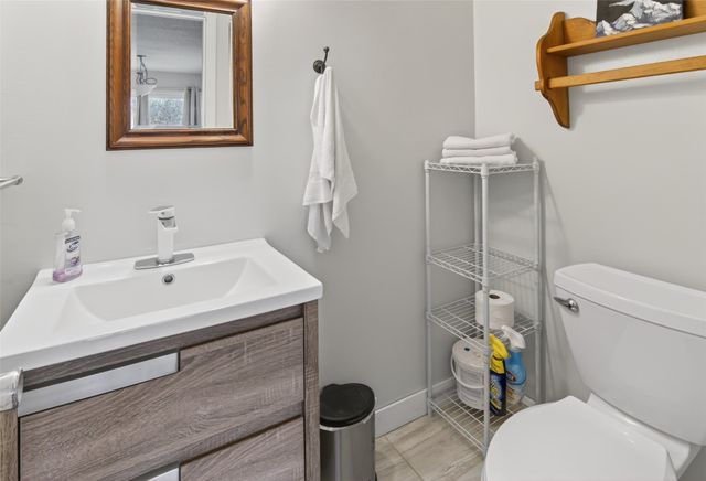 2630 NE Aurora Avenue, Des Moines, IA 50317