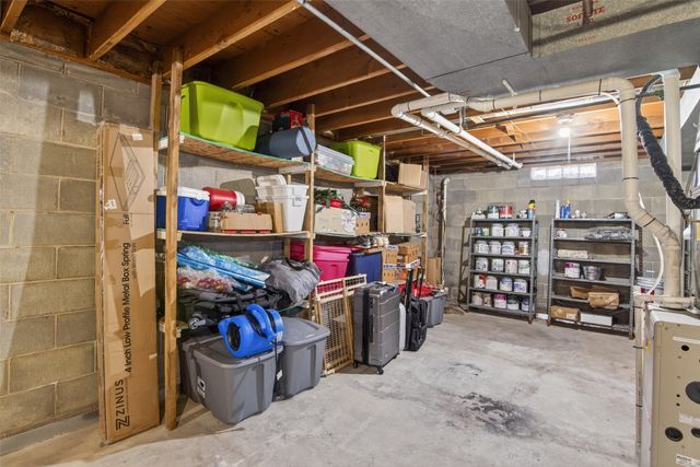 2630 NE Aurora Avenue, Des Moines, IA 50317