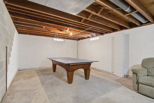 2630 NE Aurora Avenue, Des Moines, IA 50317