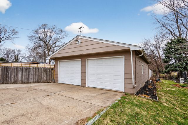 2630 NE Aurora Avenue, Des Moines, IA 50317