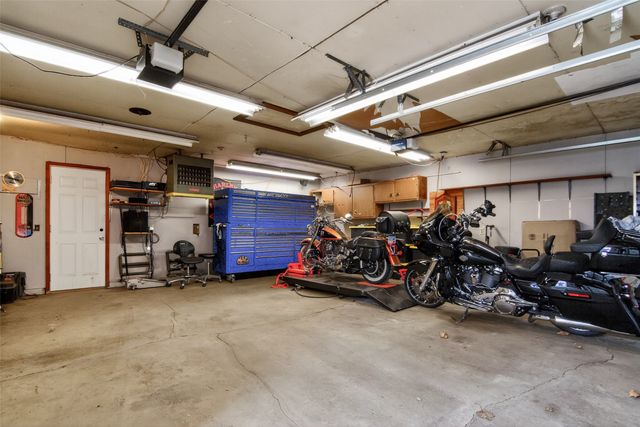 2630 NE Aurora Avenue, Des Moines, IA 50317