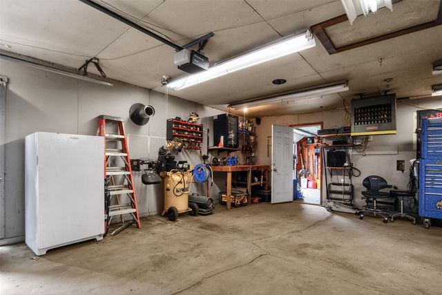 2630 NE Aurora Avenue, Des Moines, IA 50317