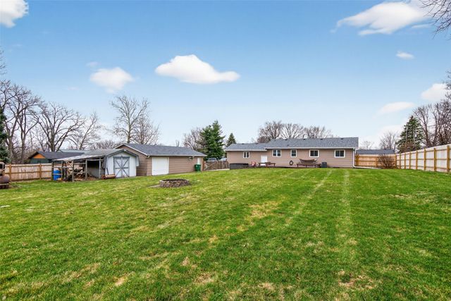 2630 NE Aurora Avenue, Des Moines, IA 50317