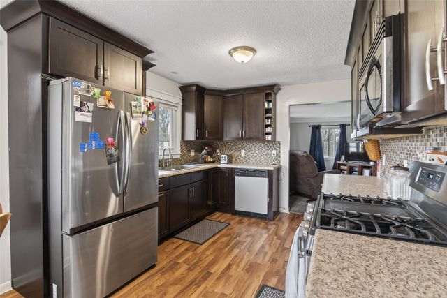 2630 NE Aurora Avenue, Des Moines, IA 50317