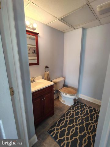2424 GOLUPSKI RD, Baltimore, MD 21221