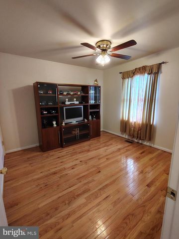 2424 GOLUPSKI RD, Baltimore, MD 21221