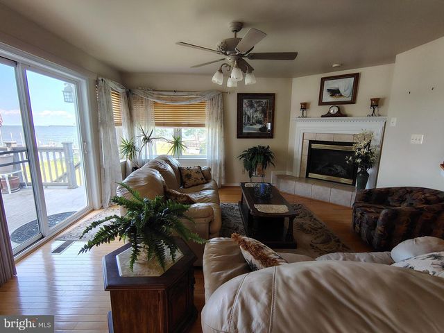 2424 GOLUPSKI RD, Baltimore, MD 21221