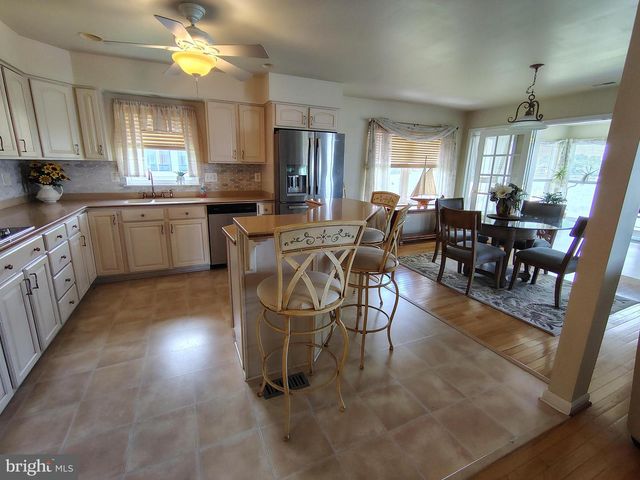 2424 GOLUPSKI RD, Baltimore, MD 21221