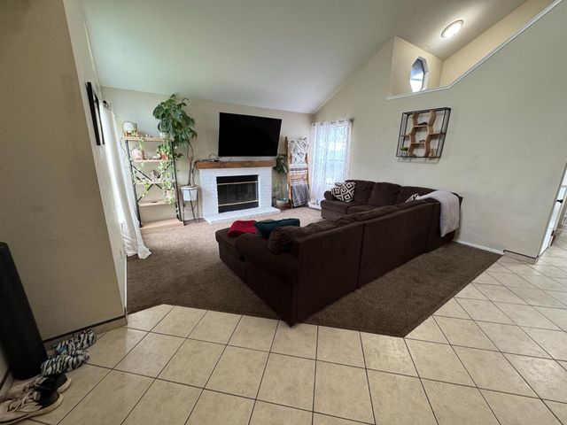1541 Camphor Way, Lodi, CA 95242