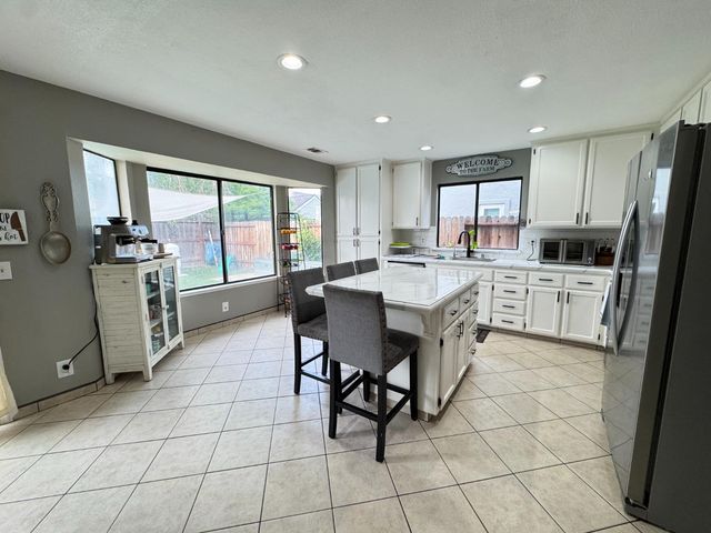 1541 Camphor Way, Lodi, CA 95242