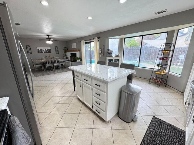 1541 Camphor Way, Lodi, CA 95242