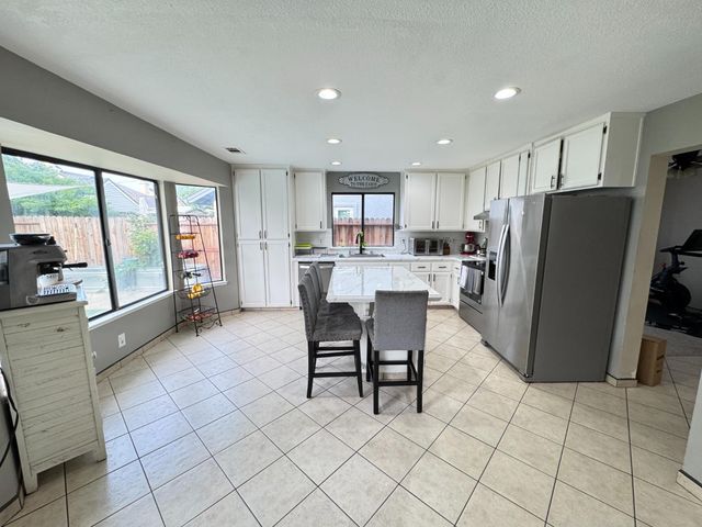 1541 Camphor Way, Lodi, CA 95242