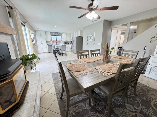 1541 Camphor Way, Lodi, CA 95242