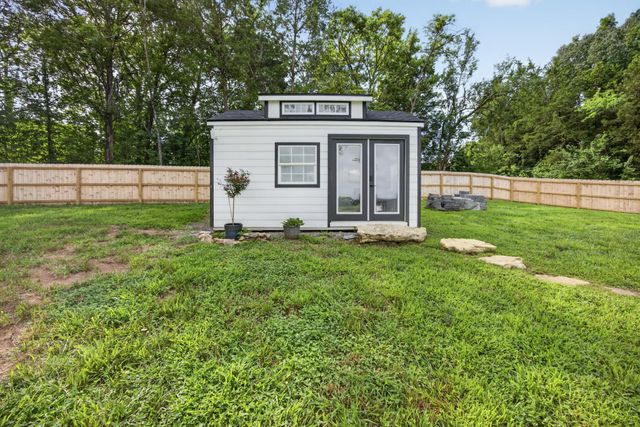 545 Bridle Path Ln, Hartsville, TN 37074
