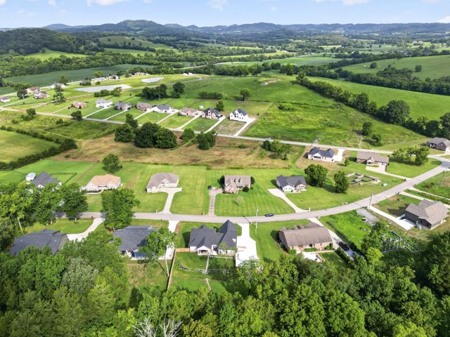 545 Bridle Path Ln, Hartsville, TN 37074