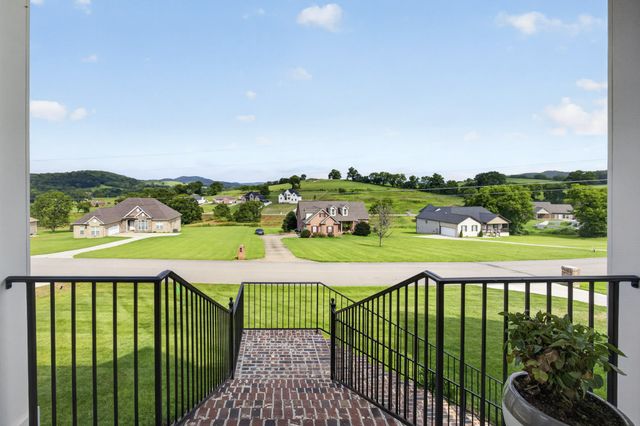 545 Bridle Path Ln, Hartsville, TN 37074