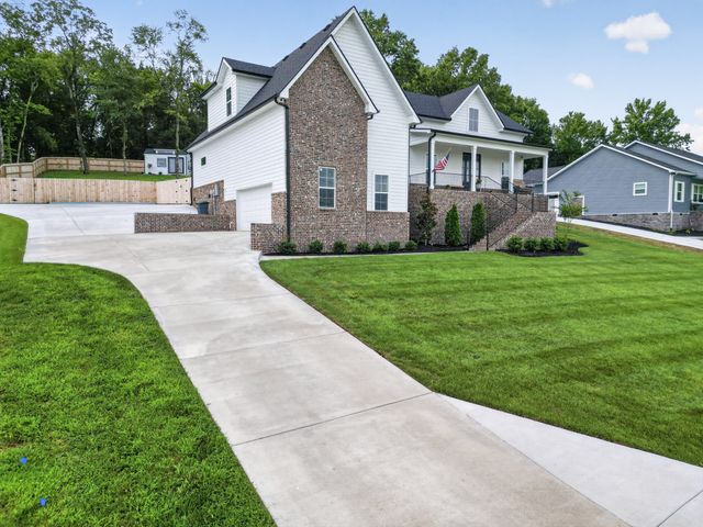 545 Bridle Path Ln, Hartsville, TN 37074