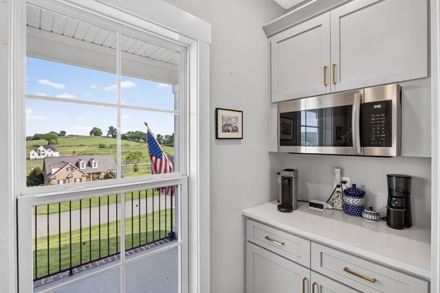 545 Bridle Path Ln, Hartsville, TN 37074