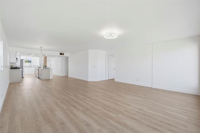 800 SW 125th Way 312O, Pembroke Pines, FL 33027