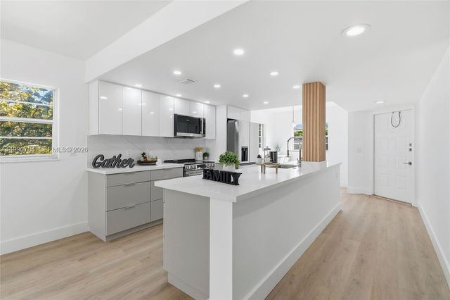 800 SW 125th Way 312O, Pembroke Pines, FL 33027