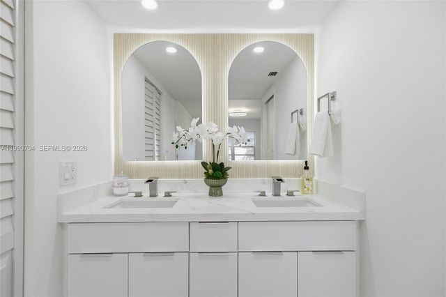 800 SW 125th Way 312O, Pembroke Pines, FL 33027