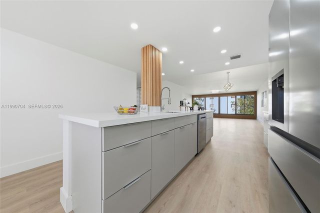 800 SW 125th Way 312O, Pembroke Pines, FL 33027