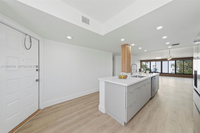 800 SW 125th Way 312O, Pembroke Pines, FL 33027