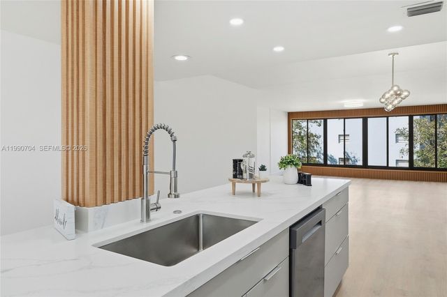 800 SW 125th Way 312O, Pembroke Pines, FL 33027