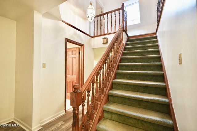 2527 Barton Avenue, Rotterdam, NY 12306