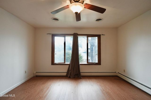 2527 Barton Avenue, Rotterdam, NY 12306