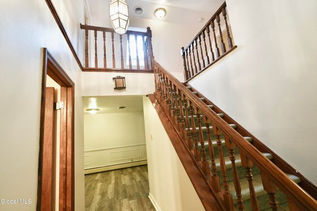 2527 Barton Avenue, Rotterdam, NY 12306