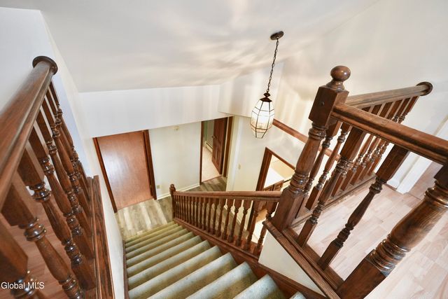 2527 Barton Avenue, Rotterdam, NY 12306