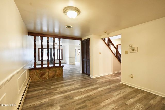 2527 Barton Avenue, Rotterdam, NY 12306