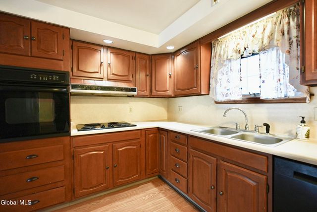 2527 Barton Avenue, Rotterdam, NY 12306