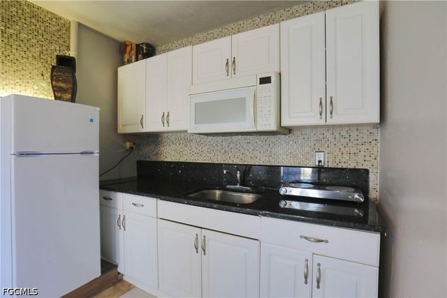 907 Laredo AVE, Lehigh Acres, FL 33936