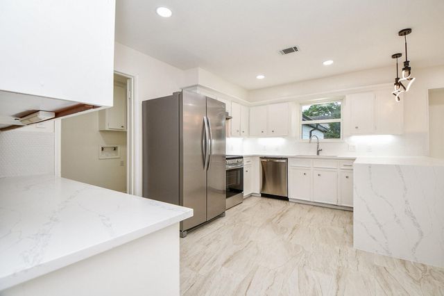 14406 Burgoyne Road, Houston, TX 77077