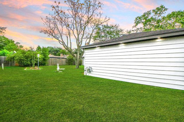 14406 Burgoyne Road, Houston, TX 77077