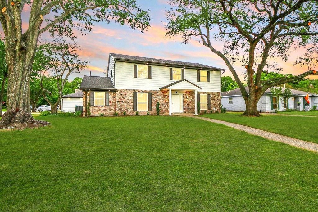 14406 Burgoyne Road, Houston, TX 77077