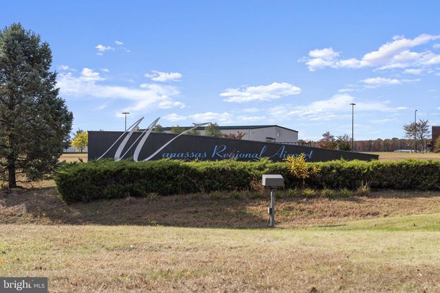 9010 DOVES LN, Manassas, VA 20112