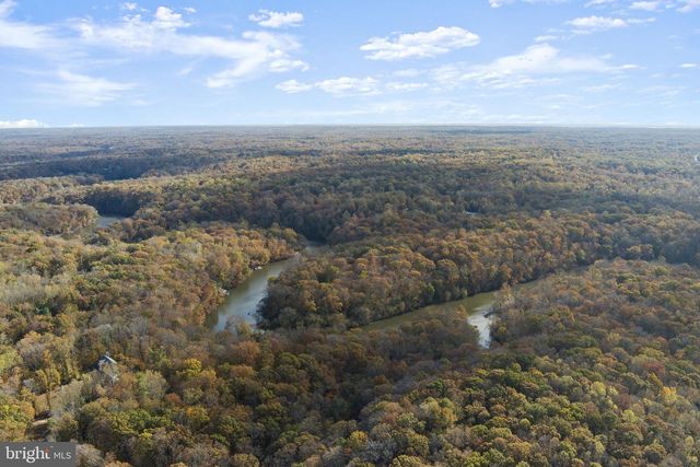 9010 DOVES LN, Manassas, VA 20112