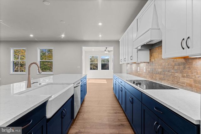 9010 DOVES LN, Manassas, VA 20112