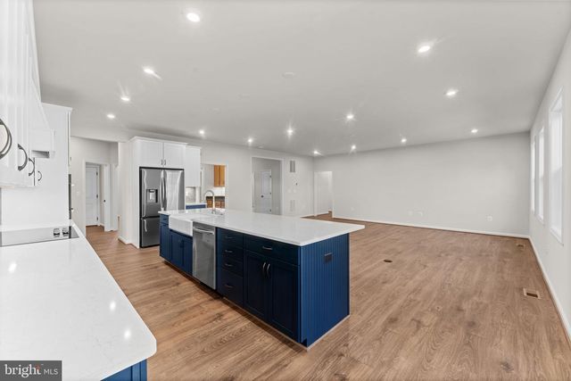 9010 DOVES LN, Manassas, VA 20112