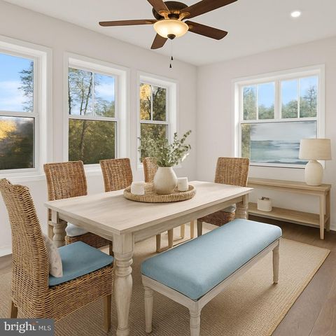 9010 DOVES LN, Manassas, VA 20112